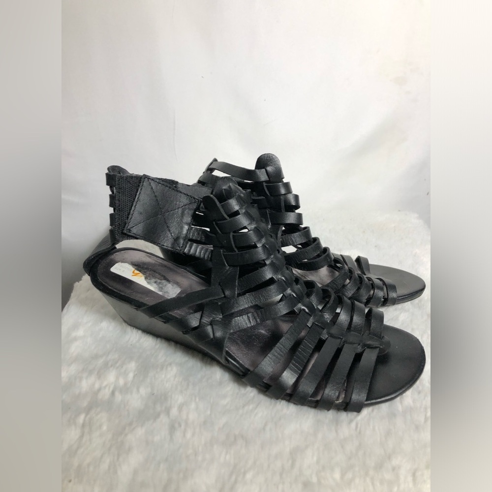 Women’s Black Wedge Sandle. Size 9.
